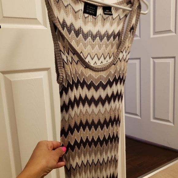 Dress - Picture 2 of 2